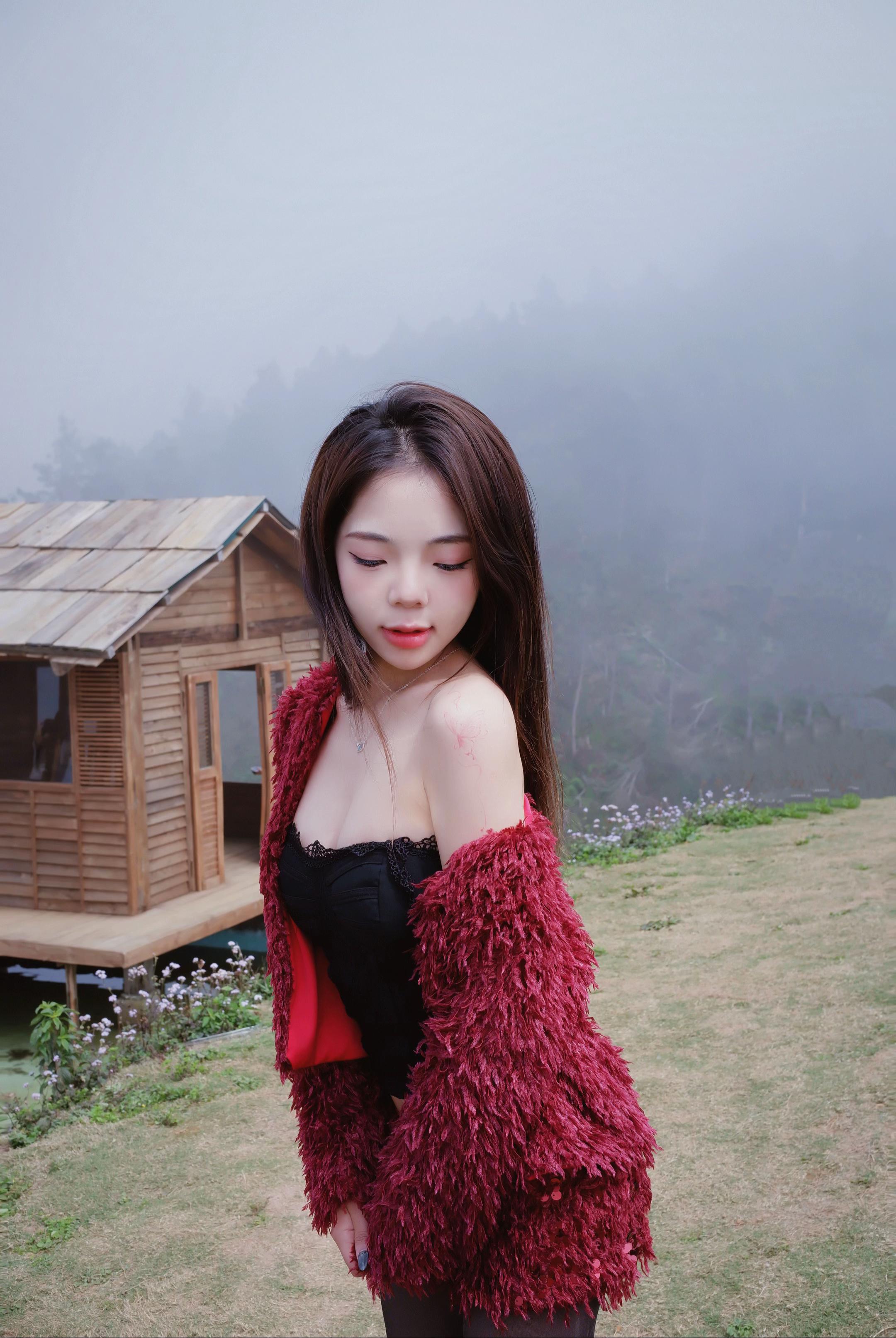 tiktok-live-bong-iuiu-idol-hot-2026.jpg
