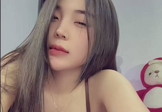 Idol TikTok Lin Linn – Gương Mặt Nổi Bật Với Phong Cách Quyến Rũ Và Cá Tính