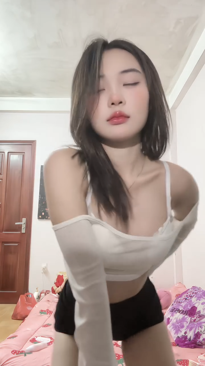 idol-tiktok-lin-linn-tiktok-live (5)