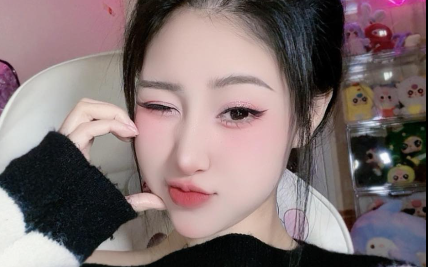 Idol TikTok Embe Tina – Nét Cuốn Hút Trẻ Trung Khiến Cộng Đồng Mạng Chú Ý