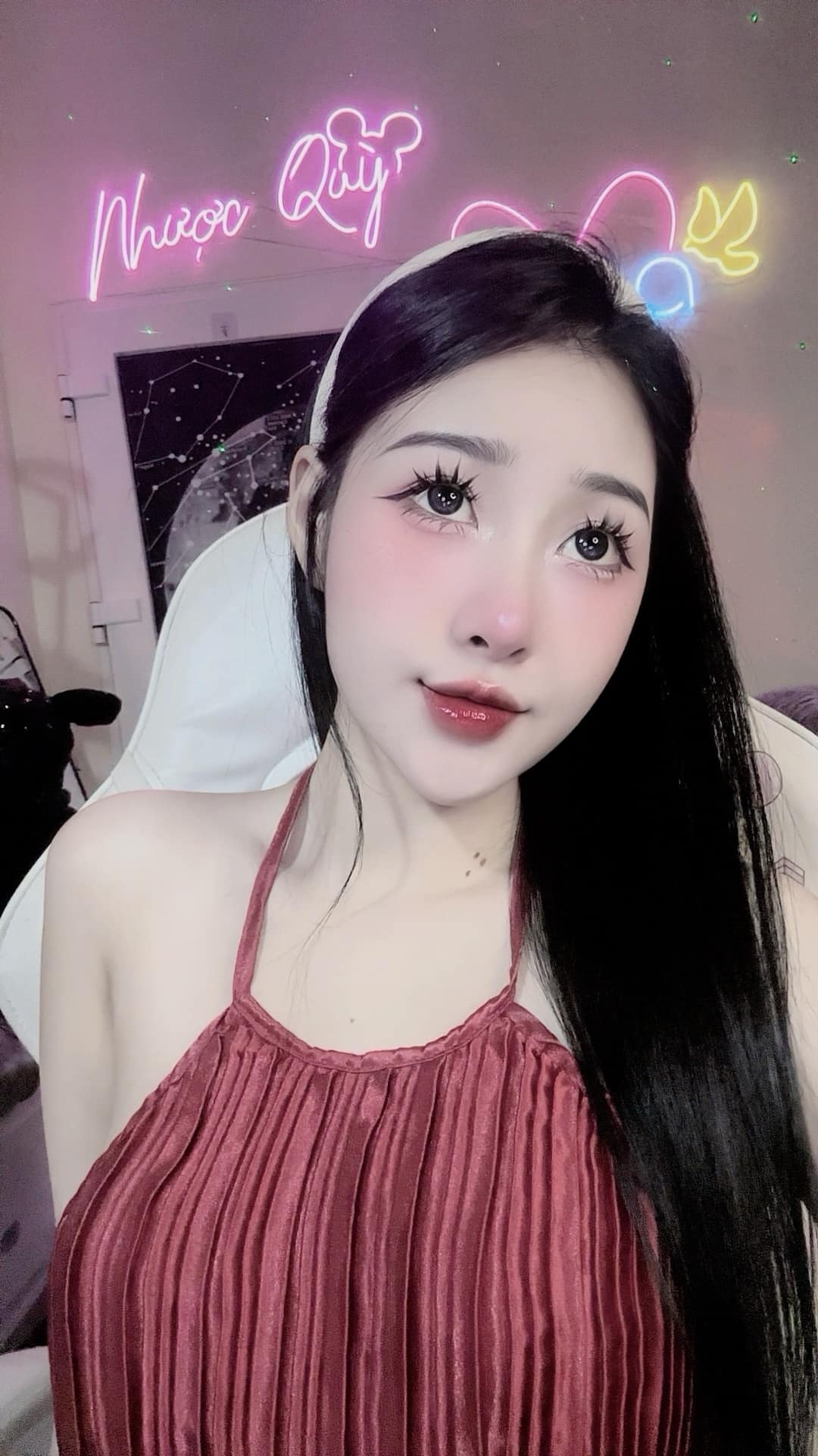idol-tiktok-embe-tina-live-dance (4)