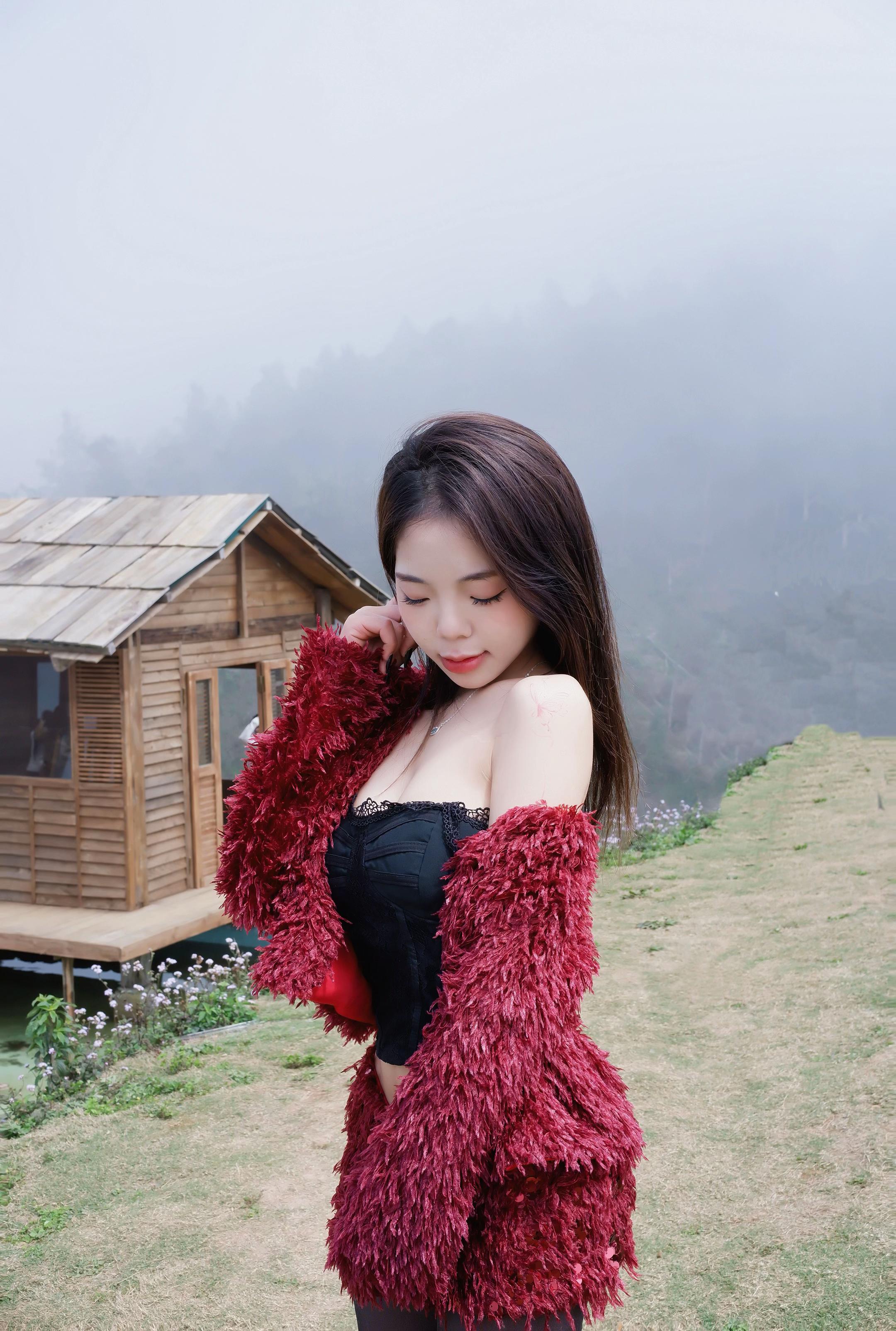 bong-iuiu-tiktok-live-outfit-dep.jpg