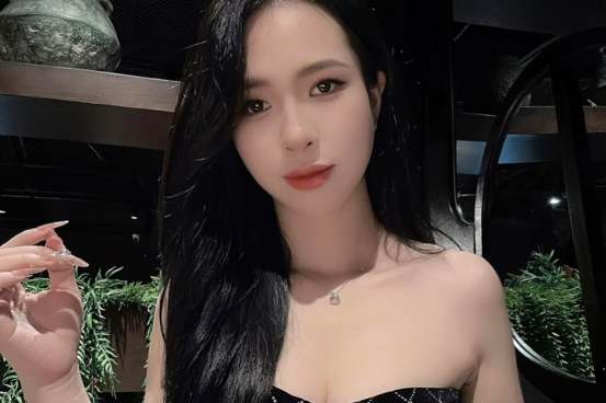 Idol TikTok Minh Phương là ai – Vẻ Đẹp Sexy Cuốn Hút Khiến Người Xem Không Thể Rời Mắt