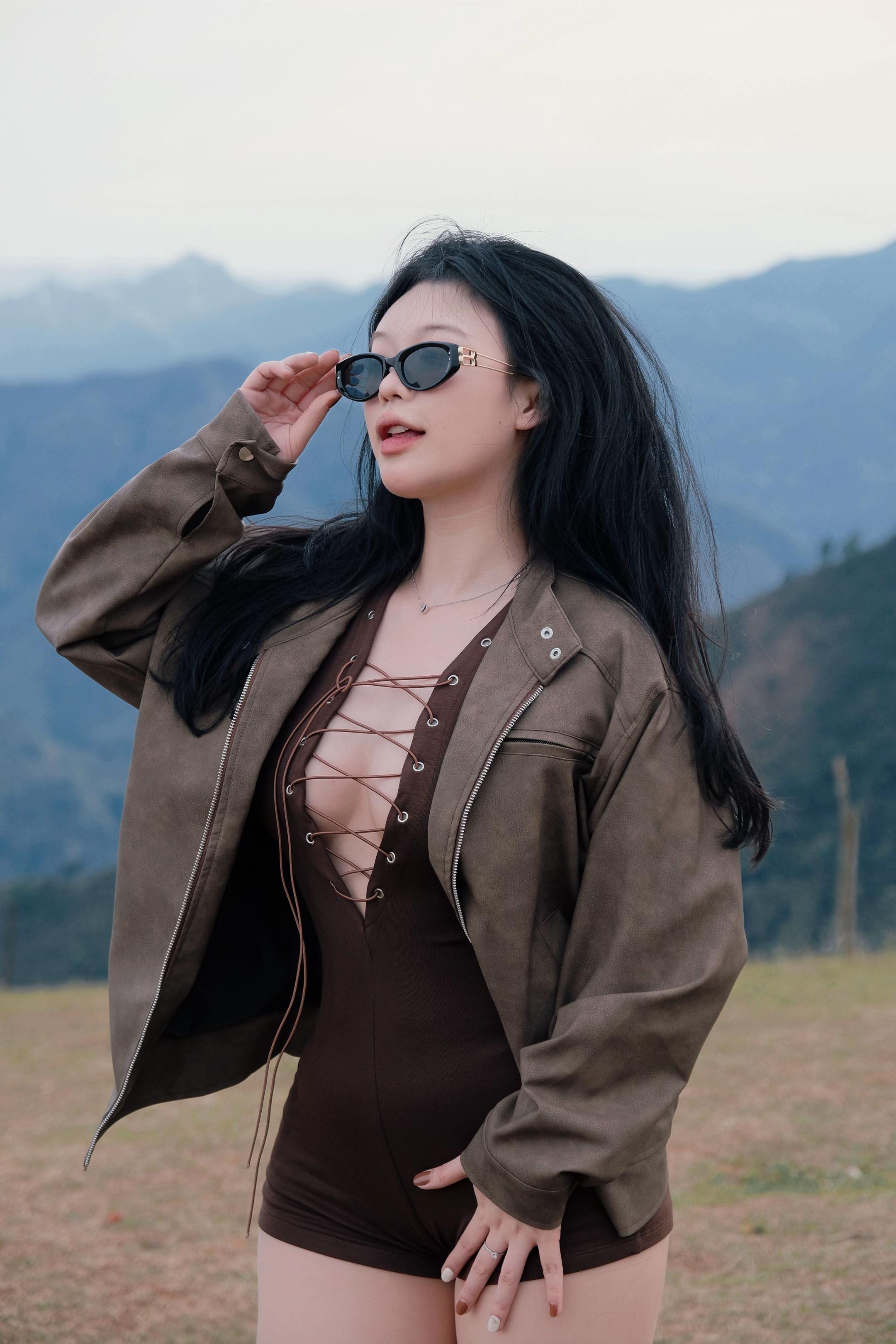 idol-tiktok-linh-bong-gioi-thieu-phong-cach (1)