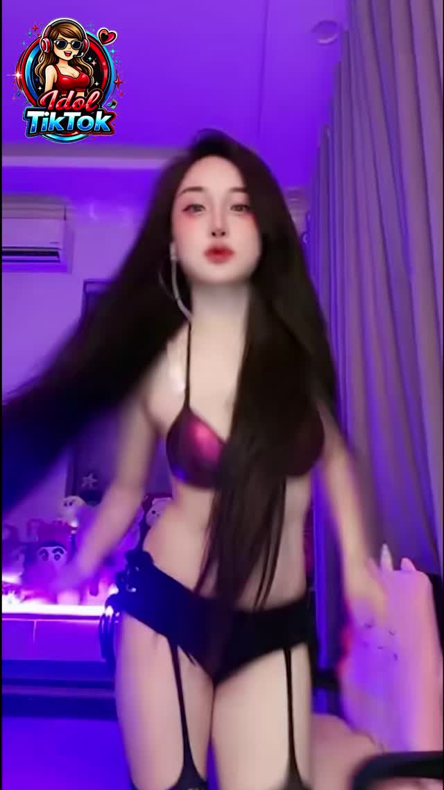 Idol TikTok Kim Mỳ Dance Nổi Bật Trong Trang Phục Bikini Hồng Cá Tính