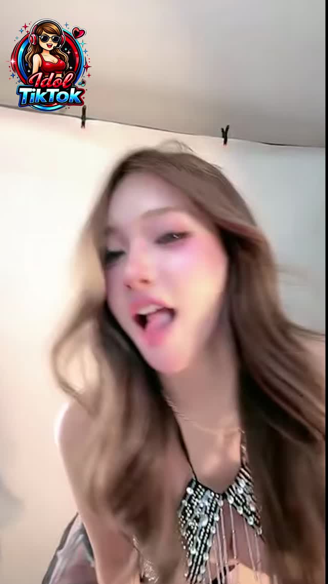 TikTok Live Mon Cherry Sexy Dance Bikini Hot Nhất 2026